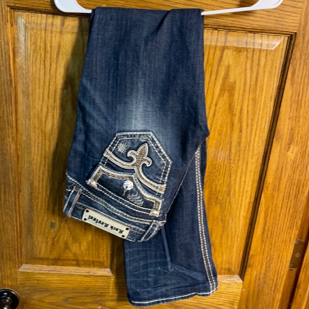 Women’s 28 Rock Revival. Like new!!!